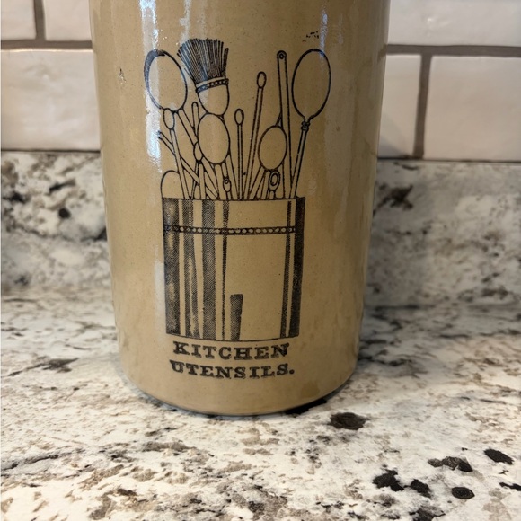 Pearson Other - Pearson Beige Vintage Ceramic Kitchen Utensil‎ Holder with Printed Graphic